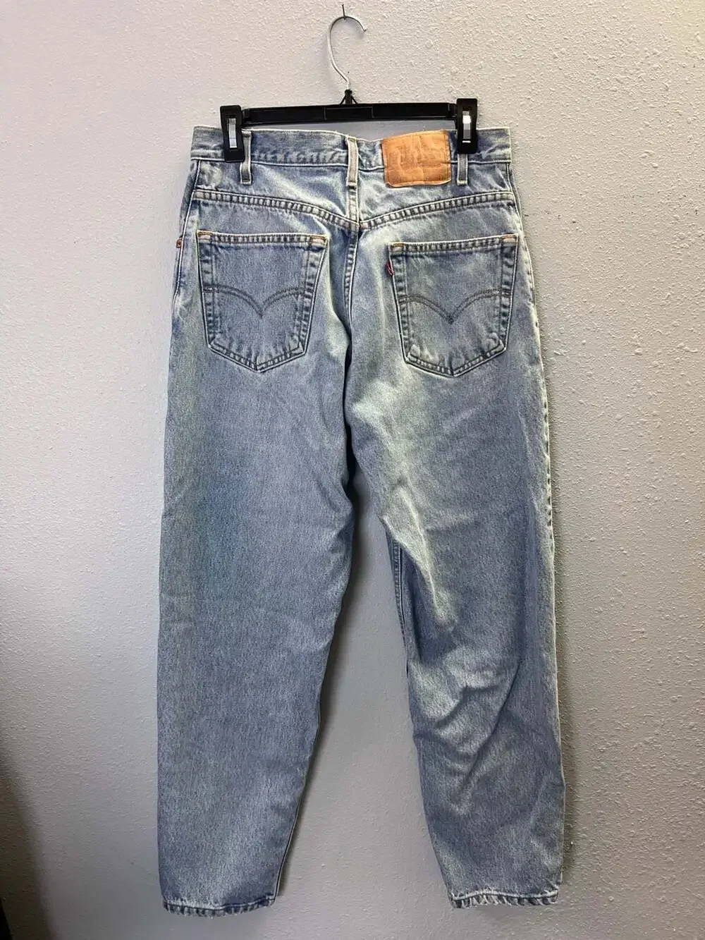 Vintage 90s Levis 560 Loose Tapered Leg Light Wash Blue Denim Jeans 31x30 0432